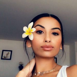 Meet your Posher, Dessandra